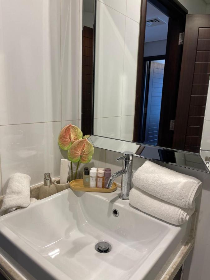 First Class 2Br With Burj Khalifa & Downtown View ドバイ エクステリア 写真