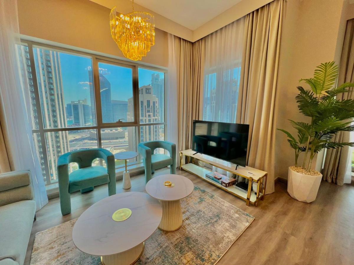 First Class 2Br With Burj Khalifa & Downtown View ドバイ エクステリア 写真