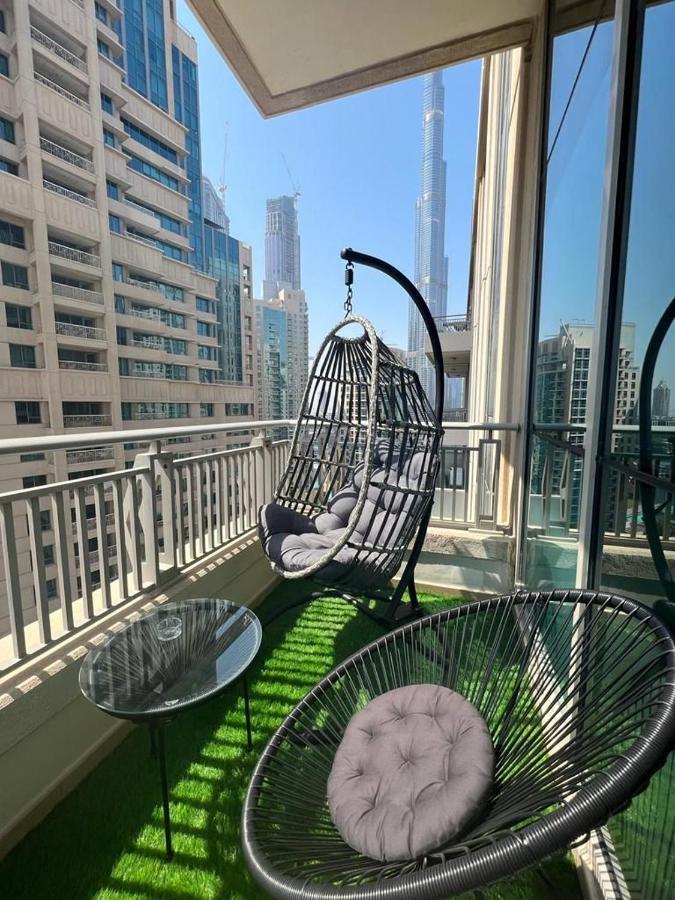 First Class 2Br With Burj Khalifa & Downtown View ドバイ エクステリア 写真