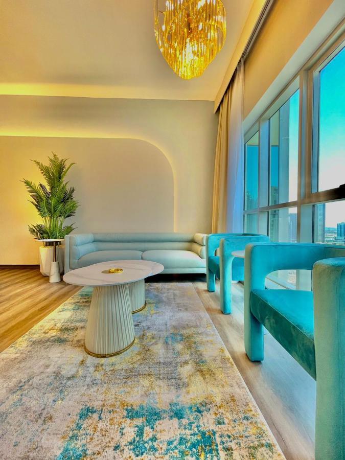 First Class 2Br With Burj Khalifa & Downtown View ドバイ エクステリア 写真