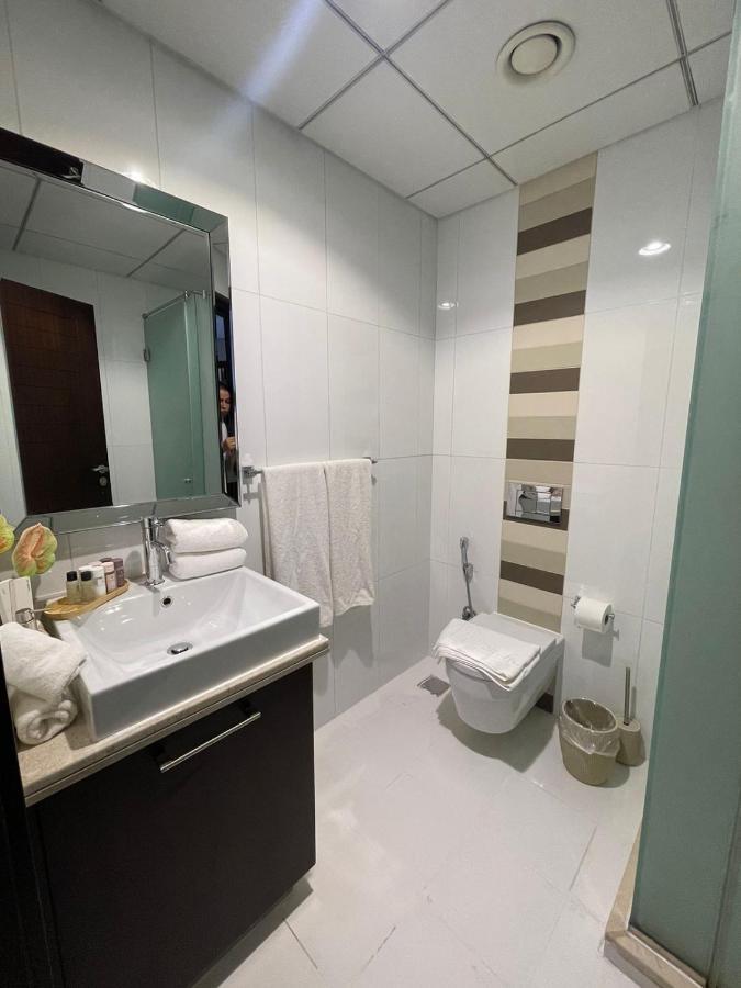First Class 2Br With Burj Khalifa & Downtown View ドバイ エクステリア 写真
