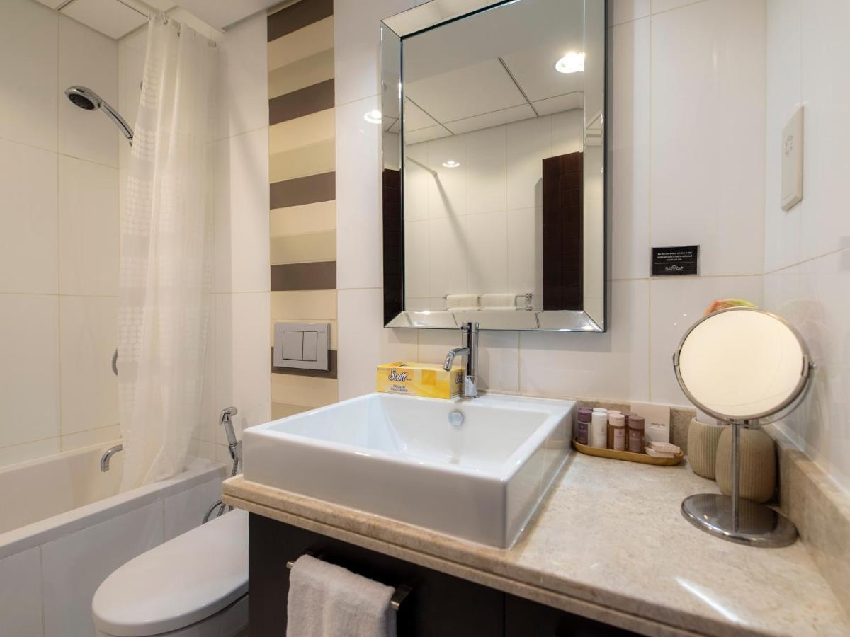 First Class 2Br With Burj Khalifa & Downtown View ドバイ エクステリア 写真