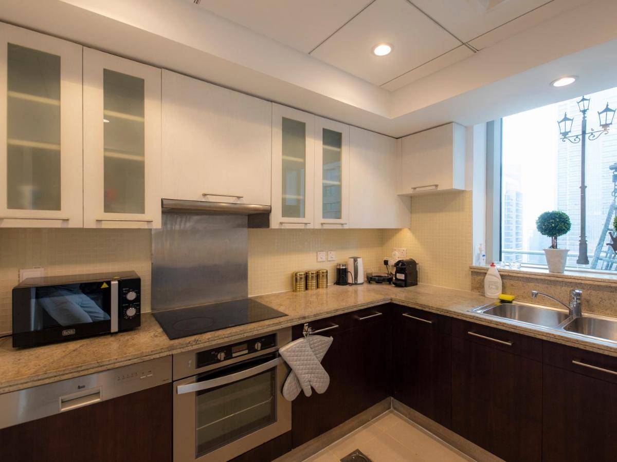 First Class 2Br With Burj Khalifa & Downtown View ドバイ エクステリア 写真