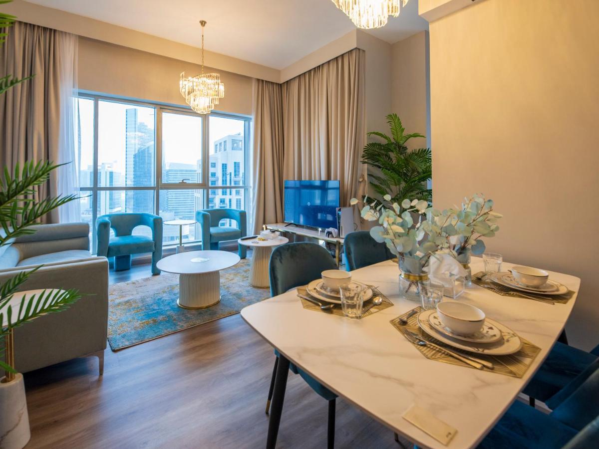 First Class 2Br With Burj Khalifa & Downtown View ドバイ エクステリア 写真